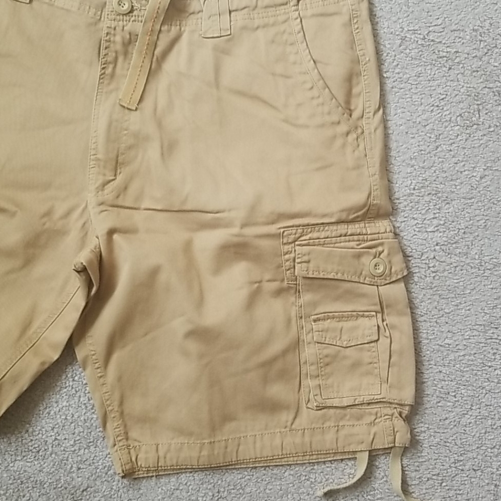 Cargo Shorts - Picture 2 of 3